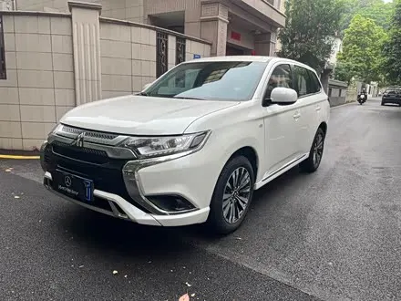 MITSUBISHI OUTLANDER — из Китая под ключ