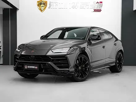 LAMBORGHINI URUS 2021