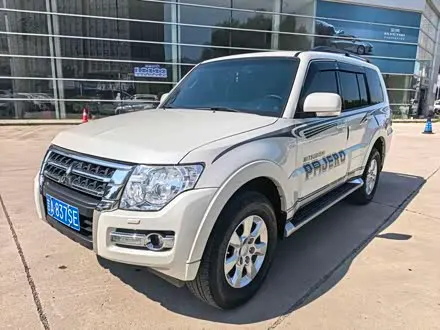 MITSUBISHI PAJERO 2016