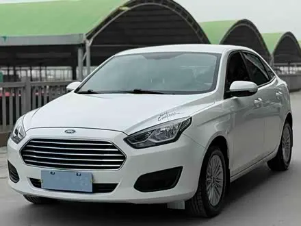 FORD ESCORT 2017