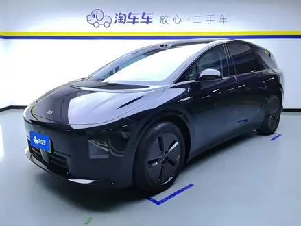 LI AUTO I8 2025