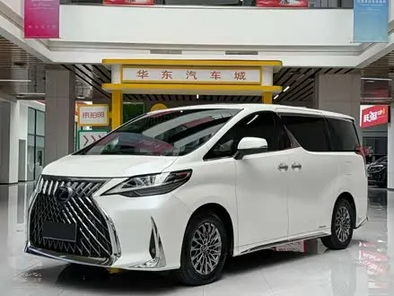 LEXUS LM — из Китая под ключ
