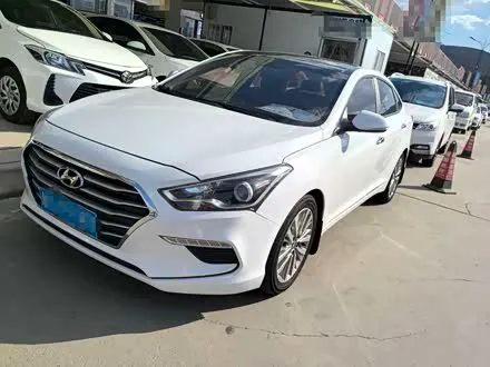 HYUNDAI MISTRA 2017