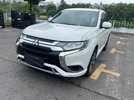MITSUBISHI OUTLANDER — из Китая под ключ
