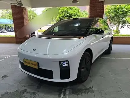 LI AUTO I6 — из Китая под ключ