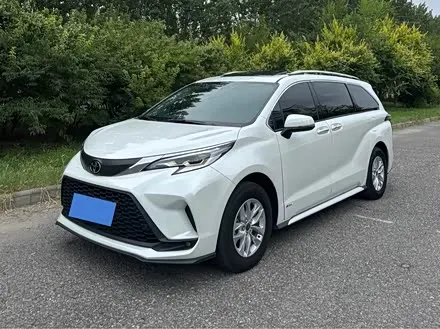 TOYOTA GRANVIA 2024
