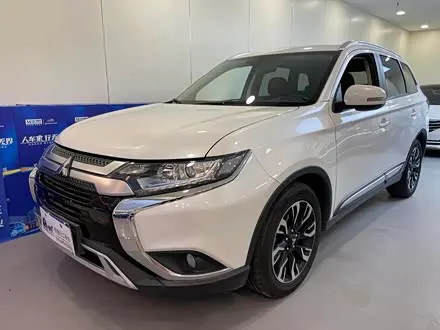 MITSUBISHI OUTLANDER 2020