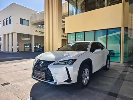 LEXUS UX — из Китая под ключ