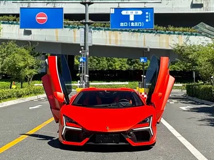 LAMBORGHINI REVUELTO 2023