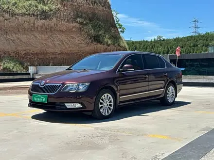 SKODA SUPERB 2013