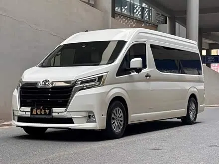 TOYOTA HIACE 2022
