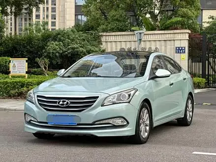 HYUNDAI MISTRA 2014