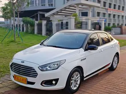 FORD ESCORT 2019
