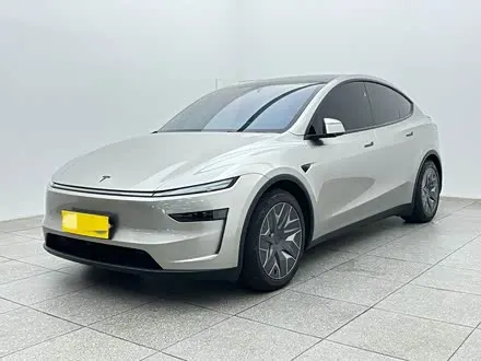 TESLA MODEL Y L 2025