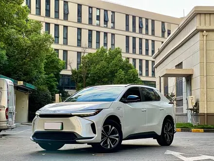 TOYOTA BZ4X — из Китая под ключ