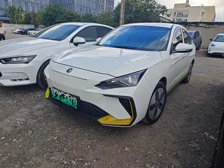 DONGFENG AEOLUS E70 — из Китая под ключ
