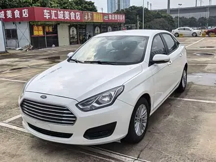 FORD ESCORT 2017