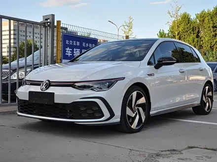 VOLKSWAGEN GOLF GTI 2021