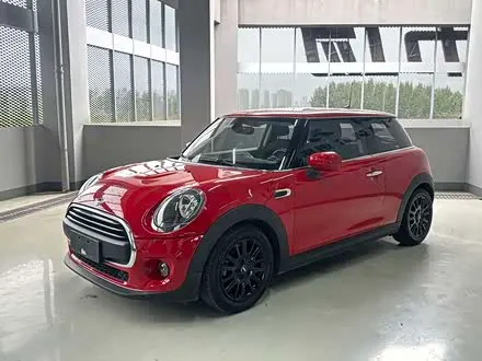 MINI ONE 2018
