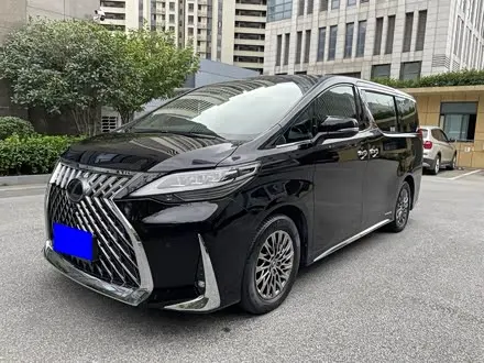 LEXUS LM — из Китая под ключ