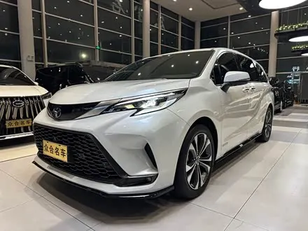TOYOTA GRANVIA 2022