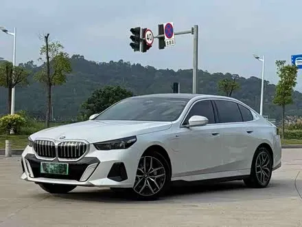 BMW I5 — из Китая под ключ