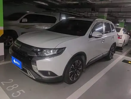 MITSUBISHI OUTLANDER — из Китая под ключ