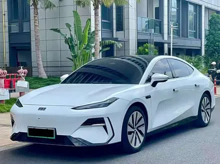 GEELY GALAXY E8 2024