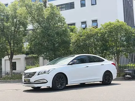 HYUNDAI MISTRA 2014