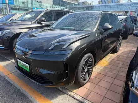 LYNK & CO 08 EM-P 2023