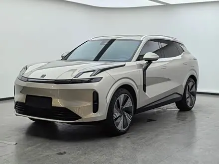 LYNK & CO 08 EM-P 2023