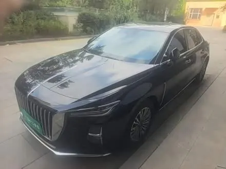 HONGQI H5 — из Китая под ключ