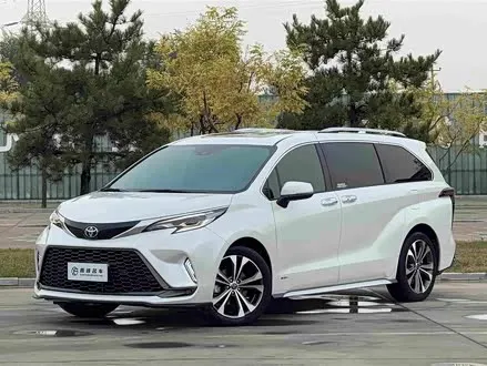 TOYOTA GRANVIA 2024