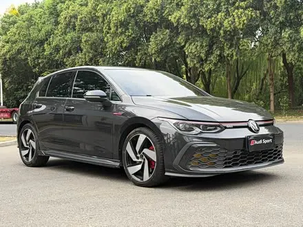 VOLKSWAGEN GOLF GTI 2021