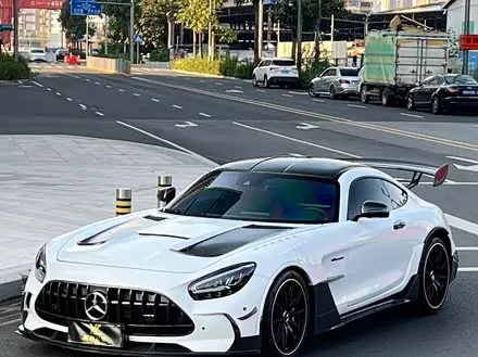 MERCEDES-AMG GT 2019
