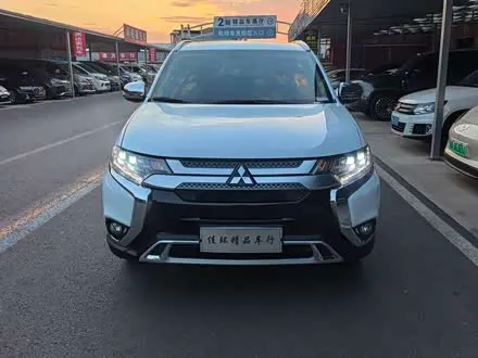 MITSUBISHI OUTLANDER — из Кореи под ключ