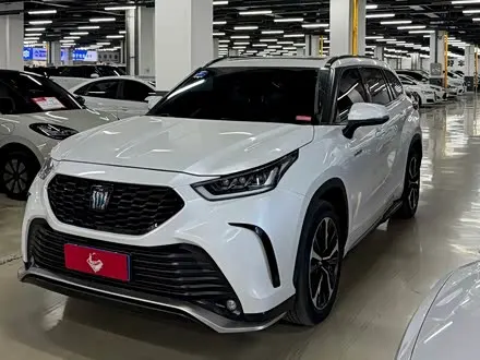 TOYOTA CROWN KLUGER 2022