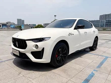 MASERATI LEVANTE — из Китая под ключ