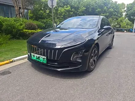 HONGQI E-QM5 — из Китая под ключ