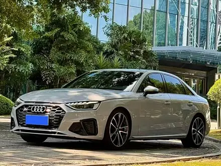 AUDI S4 2024