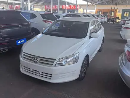 VOLKSWAGEN SANTANA 2013