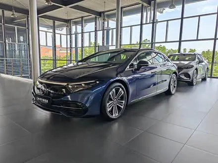 MERCEDES-BENZ EQS 2022