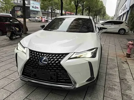 LEXUS UX — из Китая под ключ