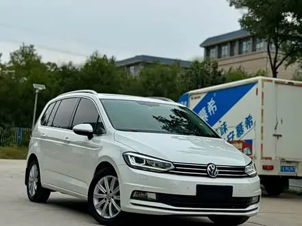 VOLKSWAGEN TOURAN 2018