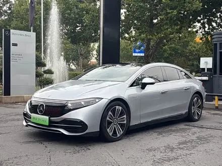 MERCEDES-BENZ EQS 2022