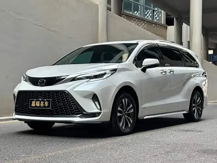 TOYOTA GRANVIA 2024