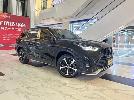 TOYOTA CROWN KLUGER 2024