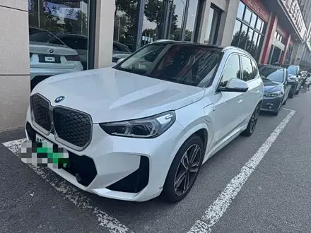 BMW IX1 2023