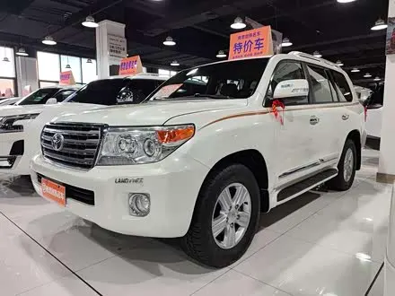 TOYOTA LAND CRUISER 2016