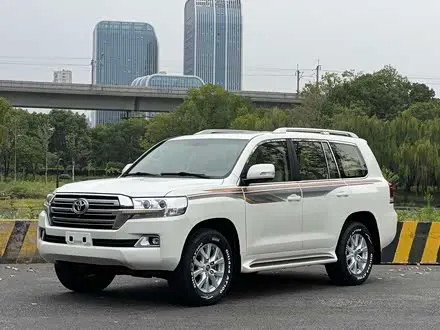 TOYOTA LAND CRUISER 2018